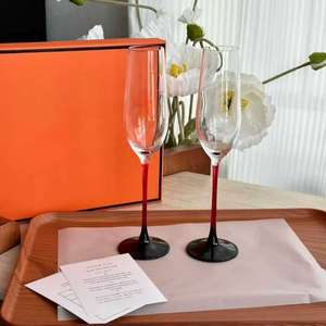 Juego de 2 Copas de Champán con Tallo Rojo y Base Negra, Copas de Cristal, Juego de Regalo para Bodas y Celebraciones - Product Image 3
