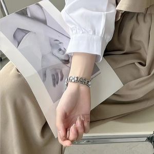 Correa de reloj de repuesto de la serie Luxury Sparkle 3D Pearl Titanium Alloy para <span class=keywords><strong>Apple</strong></span> iWatch Bands 9 8 7 6 5 4 3 2 1 SE <span class=keywords><strong>SE2</strong></span> - Product Image 5