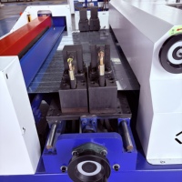 Machine à fabriquer des conduits |   Ligne de production de conduits automatiques 3 avec dérouleur de bobines, niveleur et cisaille, facile à utiliser