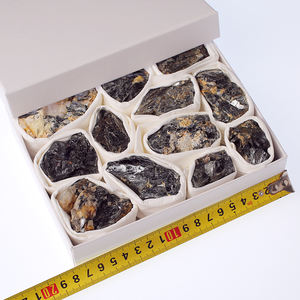 Vente en gros de <span class=keywords><strong>biotite</strong></span> naturelle avec tourmaline jaune, cristal minéral, feuille de mica noir, spécimen en boîte pour la guérison - Product Image 6