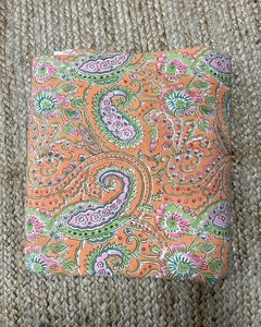 Tela de Algodón Ligera con Estampado Artesanal, Hermoso Diseño Floral Hecho a Mano en India, Tela para Confección de Vestidos, Cortinas, para Niñas y Niños - Product Image 4