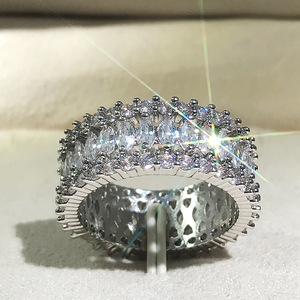Anello a fascia intera dalla forma irregolare da donna, alla moda, versatile, accessorio per dita per feste e matrimoni, idea regalo - Product Image 2