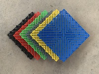 Hochwertige SPC-Vinyl-Klick-Bodenmatte Rutschfest & Wasserdicht Langlebig für Autowäsche, Garage & Supermarkt-Nutzung