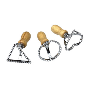 Molde de Aleación de Zinc para Galletas, Utensilio de Cocina, <span class=keywords><strong>Prensa</strong></span> para Bordear Masa de Dumplings, Cortador de Tartas con Mango de Madera y Forma Irregular - Product Image 5