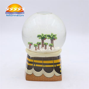 راتنج مخصص فاخر تذكار الثلج بالجملة المورد راتنج عالي الجودة كرة الثلج بوليريسين كرة الثلج لمعان للهدايا - Product Image 1