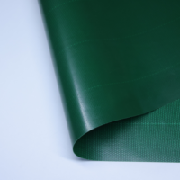 Vente du fabricant Rouleau de bâche en tissu enduit de PVC imperméable résistant aux produits chimiques 350 g/m² pour l'extérieur