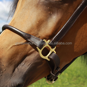 Cabestro de caballo de cuero de brida inglés hecho a mano de buena calidad con banda para la nariz enrollada y doble hebilla de corona ajustable caballo Halter - Product Image 1