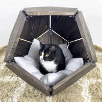 Lit d'intérieur en bois pour chat