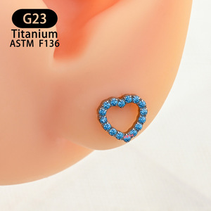 Boucles d'oreilles en titane en forme de cœur avec incrustation de zircon 7 mm G23 ASTM F136 Bijoux de piercing tendance - Product Image 4
