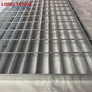 Grille de sol industrielle moderne personnalisée en acier inoxydable SS304/316 pour passerelle extérieure de <span class=keywords><strong>piscine</strong></span> et matériaux de construction métalliques - Product Image 5