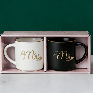 Ensemble de tasses à café en céramique <span class=keywords><strong>Mr</strong></span> <span class=keywords><strong>et</strong></span> <span class=keywords><strong>Mme</strong></span>, tasses de couple noir <span class=keywords><strong>et</strong></span> blanc avec bord doré, cadeau de mariage pour la mariée <span class=keywords><strong>et</strong></span> le marié, cadeau d'anniversaire - Product Image 1