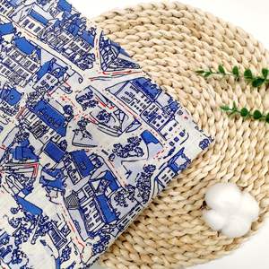 Tissu en lin 100% imprimé avec un motif de maisons bleues personnalisé, en vente, au mètre, pour les vêtements des filles, des garçons et des enfants - Product Image 5