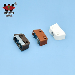Connecteur à griffes en fer trois-en-un Yuan Siwei pour l'assemblage de panneaux d'armoires, accessoire de quincaillerie - Product Image 3