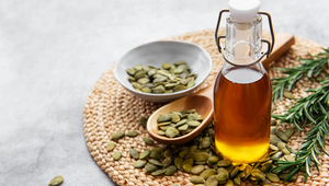 Aceite de Semillas de Calabaza Premium – Natural, Sin Refinar y Libre de Químicos |   Aceite Verde Oscuro para el Cuidado Facial, Capilar y Más |   Exportación - Product Image 3