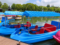 Bateau barbecue, Bateau grill flottant, Bateau donut de loisirs, Bateau de fête sur le lac, Bateau aquatique pour pique-nique
