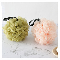 Vente en gros de fleurs de bain colorées pour hommes et femmes pour corps doux bouffée de douche maille luffa exfoliante éponge boule de bain