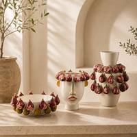Decoratieve keramische vaas met botanisch fruitrelief, sculpturale vaascollectie voor hotel, villa, woonkamer, tafeldecoratie