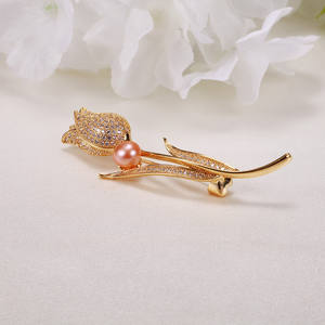 Broche de Perlas de Agua Dulce con Diseño de Flor en el Pecho, Estilo Barroco, con Circonita, de Zhuji, Venta al por Mayor - Product Image 2