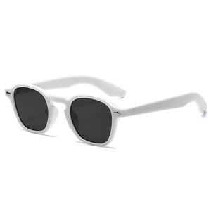 Nouvelles Lunettes de Soleil Rétro Classiques Personnalisées Tendance Anti-lumière Bleue UV400 Monture Complète Unisexe Protection Solaire - Product Image 3