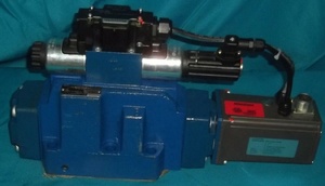 โซลินอยด์ควบคุมทิศทางแบบสัดส่วน R900954274 4WRTE16V1-200L-4X/6EG24K31/A1M 24V อัตราการไหล 50 ลิตร/นาที แรงดัน 315 บาร์ - Product Image 3