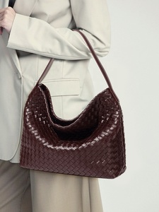 Bolso de Mano Tejido de Lujo para Mujer, 1859, con Correa Extraíble, Suave, Informal, de Hombro, de la Colección de Lujo para Damas - Product Image 2