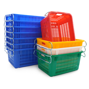 Panier de stockage empilable en plastique pour légumes et fruits, avec poignée métallique et design en maille, idéal pour la logistique agricole - Product Image 1