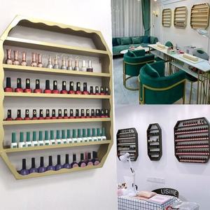 Étagère murale pour l'organisation et le rangement des vernis à ongles et des cosmétiques - Product Image 2