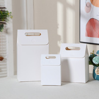Sac cadeau personnalisé en carton avec impression numérique classique, poignées découpées en corde de coton, pelliculage brillant, idéal pour les aliments