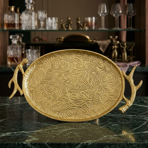 Plateau décoratif de luxe vintage en aluminium moulé, motif floral en relief, finition dorée, pour service de thé et charcuterie, vente en gros - Product Image 1