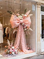 Kunstbloemen etalage grote strik bloemendecoratie lente roze strik commerciële etalage populaire social media check-ins