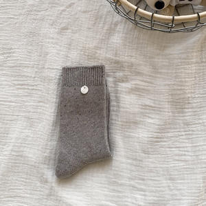 KTS597 üretici OEM özel renkli nokta iplik kızların çorap pamuk ekip <span class=keywords><strong>Conch</strong></span> düğmesi dekorasyon kadın çorap - Product Image 6