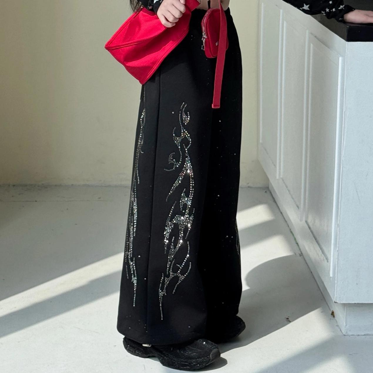 Pantaloni con strass [pezzo singolo].