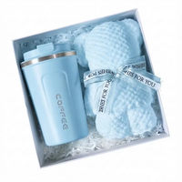 Coffret Cadeau d'Entreprise Premium Personnalisé 2 Pièces : Tasse à Café Blanche, Serviette Douce et Ours en Peluche – Idéal pour les Cadeaux de Noël et de Fêtes