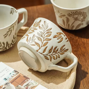 Tazas de Café de Cerámica Modernas Hechas a Mano con Diseño de Dibujos Animados, Regalo para Fiestas, Color y Logotipo Personalizables, Capacidad de 301-400 ml - Product Image 3
