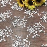 Largeur 130 cm blanc Polyester coton brodé maille dentelle tissu fleur tulle tissu pour femmes mode mariage robe de mariée