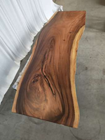 Comptoir en bois massif rustique sur mesure de grande taille avec bord naturel pour table ou plan de travail – Vente en gros