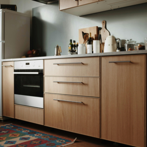Armoire de cuisine américaine en bois massif à plusieurs niveaux, sur pied, avec étagère de rangement pour la salle à manger et l'organisation - Product Image 1