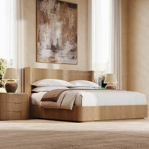 Lit américain traditionnel en bois massif avec pilier droit Lit double vintage en chêne français pour chambre principale Lit de mariage haut personnalisé - Product Image 1