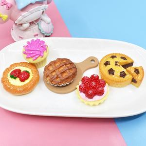 Nueva simulación de comida: pan y pastel de resina en miniatura, cabujón plano para casa de muñecas, juguete para decoración de fundas de teléfono - Product Image 4