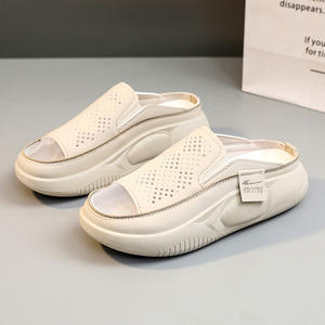 Q221 جديد مكيف شبه مقطورة أزياء النساء مجوفة شبشب السمك السميك نعل أحذية عادية أحذية النساء - Product Image 2