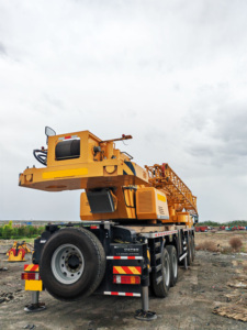 XCMG <span class=keywords><strong>Grue</strong></span> mobile officielle QY100K6C d'occasion <span class=keywords><strong>Grue</strong></span> de camion de 100 tonnes de haute qualité - Product Image 4