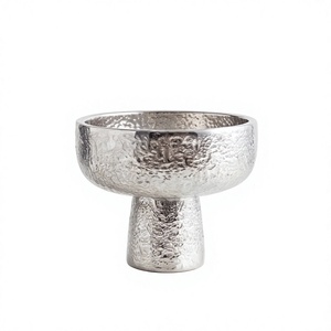 Bol en métal texturé avec pieds, design texturé, vaisselle de cuisine et de salle à manger, article pour fournisseur de commandes en gros - Product Image 1