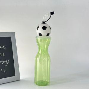Bouteilles d'eau de sport créatives, nouveau gobelet en forme de ballon de football, boutique de lait, boisson froide, bouteille de jus, paille en plastique transparente jetable - Product Image 4