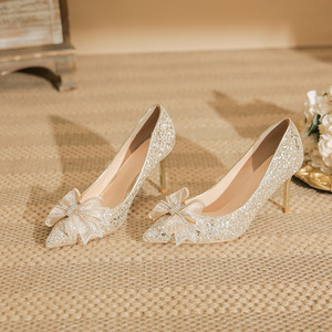 Da <span class=keywords><strong>donna</strong></span> con tacchi alti décolleté da sposa Sexy da sposa da <span class=keywords><strong>donna</strong></span> <span class=keywords><strong>scarpe</strong></span> medie da ballo per ufficio di San Valentino - Product Image 1