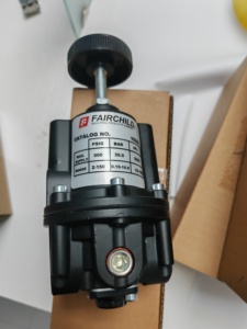 100% Original USA Fairchild Precision <strong>Pressure</strong> <strong>Regulator</strong> 10262 Fairchild 10262 - Product Image 4