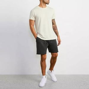 T-shirt de sport pour homme avec logo personnalisé, de haute qualité, coupe ajustée, uni, confortable, 100% coton - Product Image 3