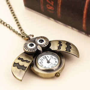 ساعة مبتكر ولطيف على شكل بومة مزينة بقلادة ، تتميز بساعة حائط كوارتز للأطفال برسوم كرتونية - Product Image 4