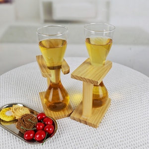 Bicchieri da <span class=keywords><strong>Birra</strong></span> in Vetro Personalizzati Quattro 4 Kwak - con Base in Legno - Product Image 5