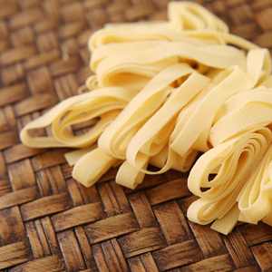 Pelle di tofu naturale Qingzhen Factory 1kg all'ingrosso per hot pot, zuppe, noodles, stir-fry e tofu vegetale liofilizzato - Product Image 4