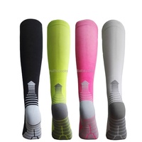 Chaussettes de sport à compression graduée pour hommes, personnalisées, pour l'automne, le basketball, la course à pied, l'entraînement et la récupération, hauteur genou, 20-30 mmHg